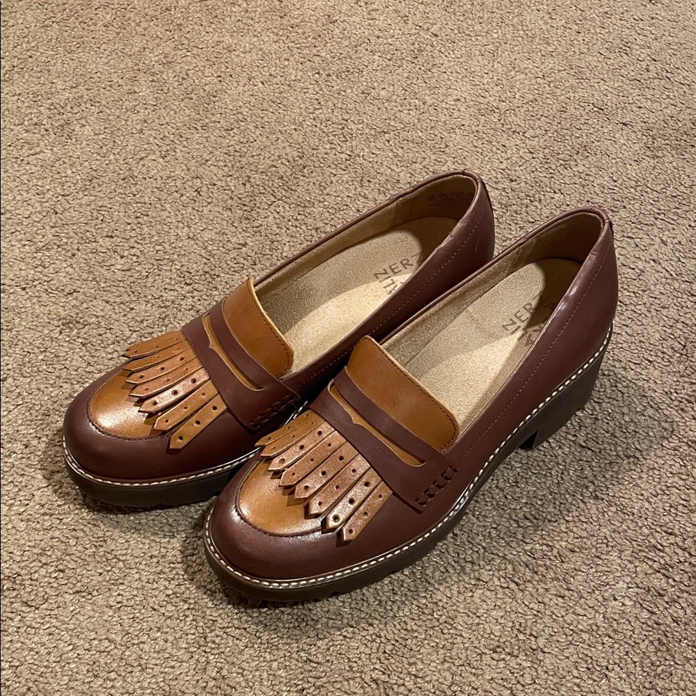 Naturalizer Two-Tone Brown Leather Loafers